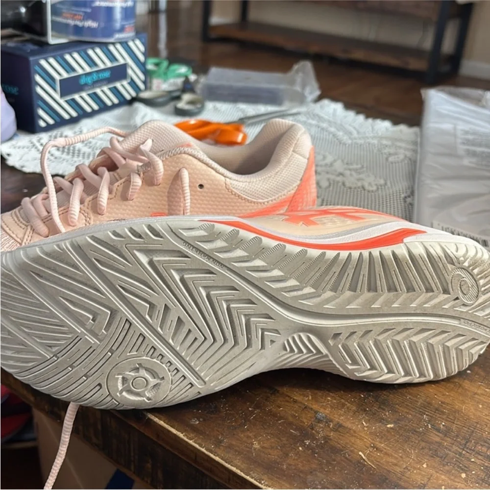 ASICS‎ Women's Low-Top Sneakers Sz 10